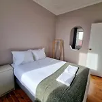 Apartman 3 Bedroom Apt, Historical Center, Tagus River View