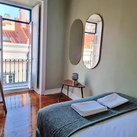 3 Bedroom Apt, Historical Center, Tagus River View Апартаменты *