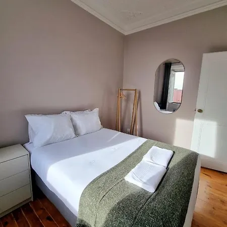Апартаменты 3 Bedroom Apt, Historical Center, Tagus River View