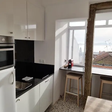 3 Bedroom Apt, Historical Center, Tagus River View Apartment Lisbon